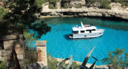 Swift Trawler in Ankerbucht - Foto: © Beneteau