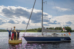 People next to boat | © Clara Weimer