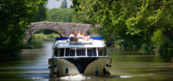 boating without licence on houseboats