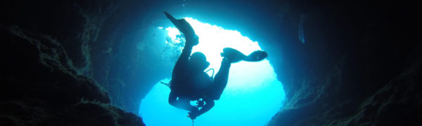 Cave diving - Photo: Pixabay