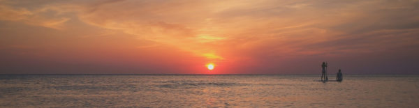 SUP Paddle Boarding im Sonnenuntergang / Bild: Pixabay