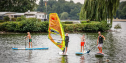 Surfing and Stand Up Paddling offer an active form of recreation during your camping holiday. / Foto: (c) MD / CT